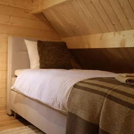 Holiday home Luxe Houten Wellness Boshuisje Met Prive Hottub - Solea Meijel